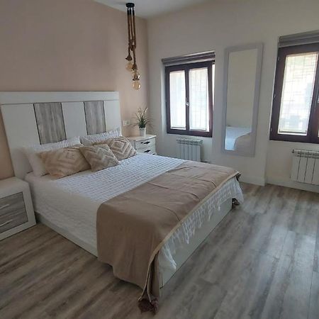 El Rincon De Valeria By Unique Rooms Burgos Luaran gambar