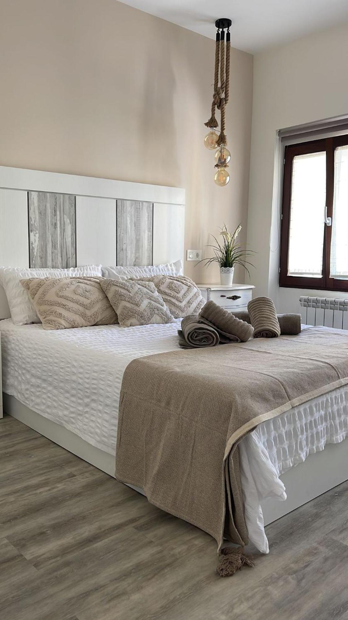 El Rincon De Valeria By Unique Rooms Burgos Luaran gambar
