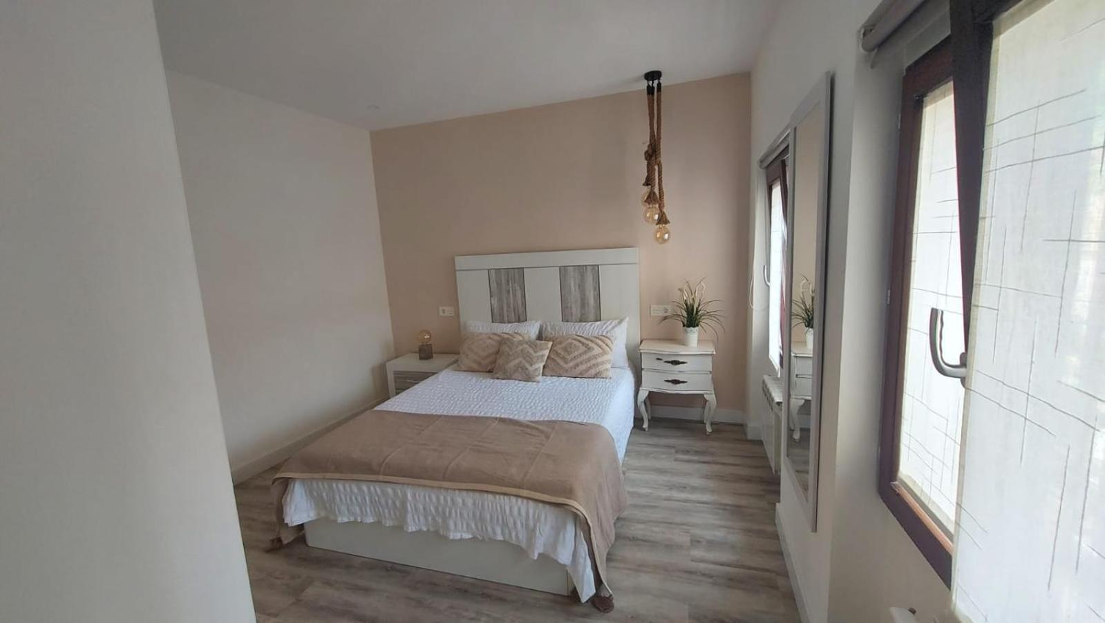 El Rincon De Valeria By Unique Rooms Burgos Luaran gambar
